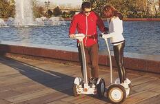 A continuación, se introducirán dos miembros de Airwheel.